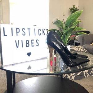 LIPSTICK HEELS -  BLACK HEELS